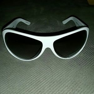 Kenneth Cole reaction white sun glasses